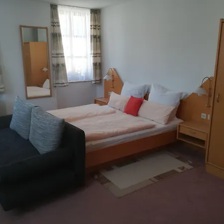 Hotel Zum Goldenen Loewen 3*